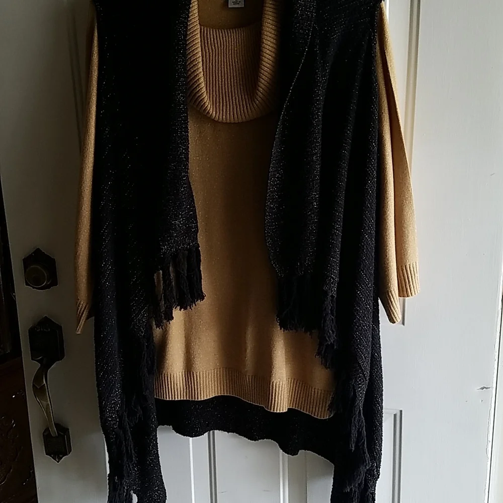 Avenue, Black Chunkie Cardigan with gold Thread shimmers, sweater, Sz 14/16 - Picture 5 of 11